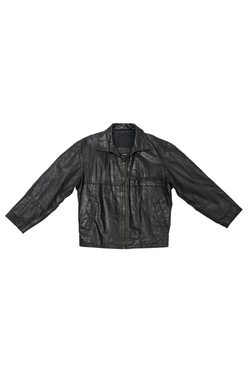 Campera de cuero bordada